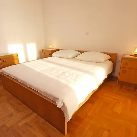 Fumica 954 Apartment *