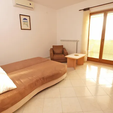 Apartment Fumica 954 Pula