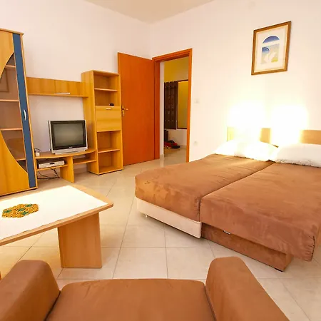 Fumica 954 Apartment *