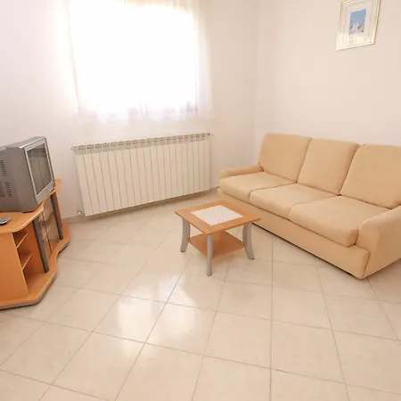 Fumica 954 Apartment Pula
